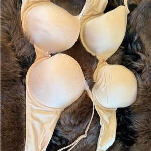 💖 Victorias Secret 38D Elegant Cream Women's Bras set of two 🌟